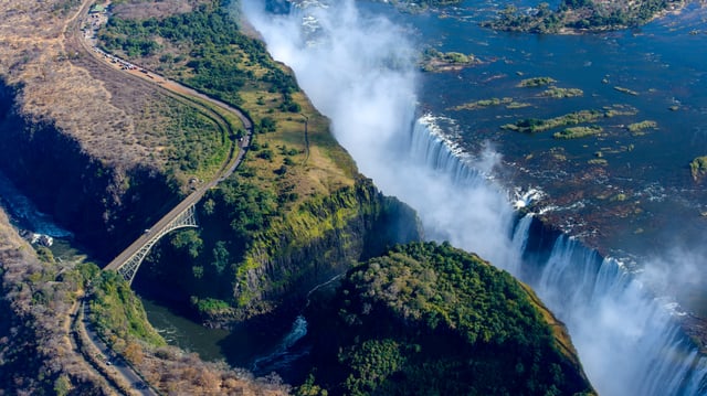 Victoria Falls, Safari Adventure & All-Inclusive Azamara Voyage from Cape Town to Barcelona