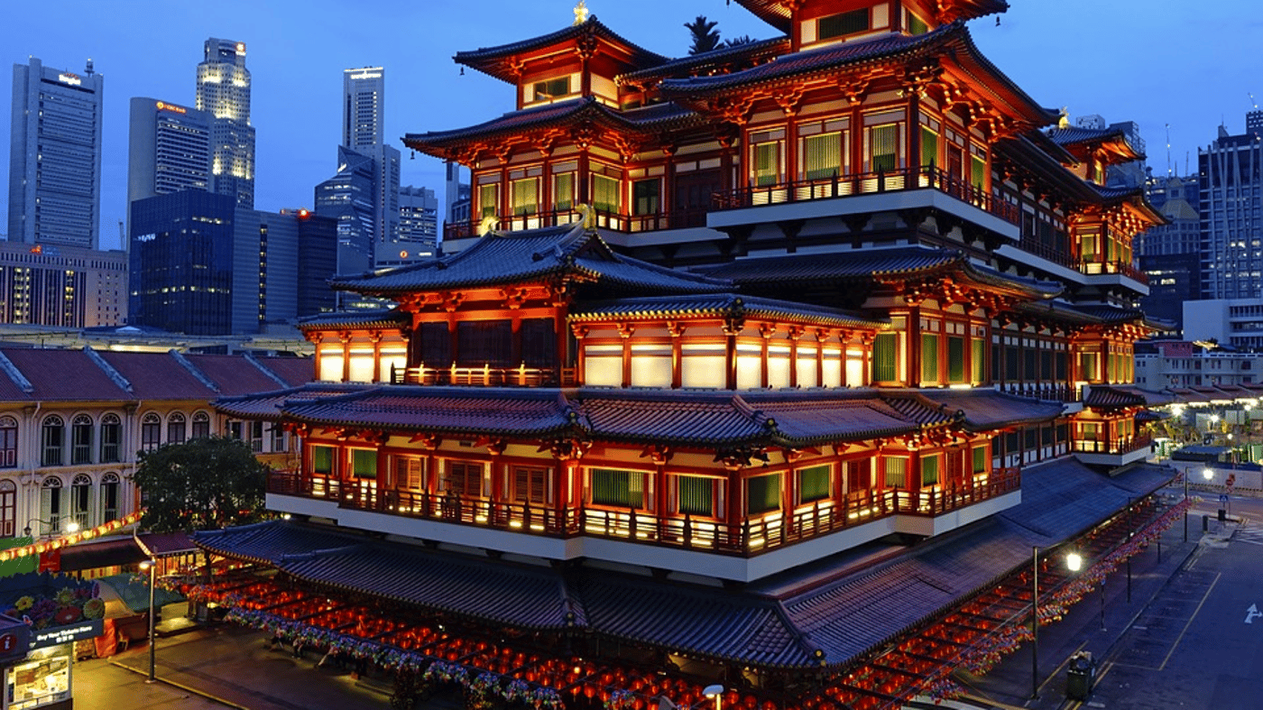 Visit the Buddha Tooth Relic Temple