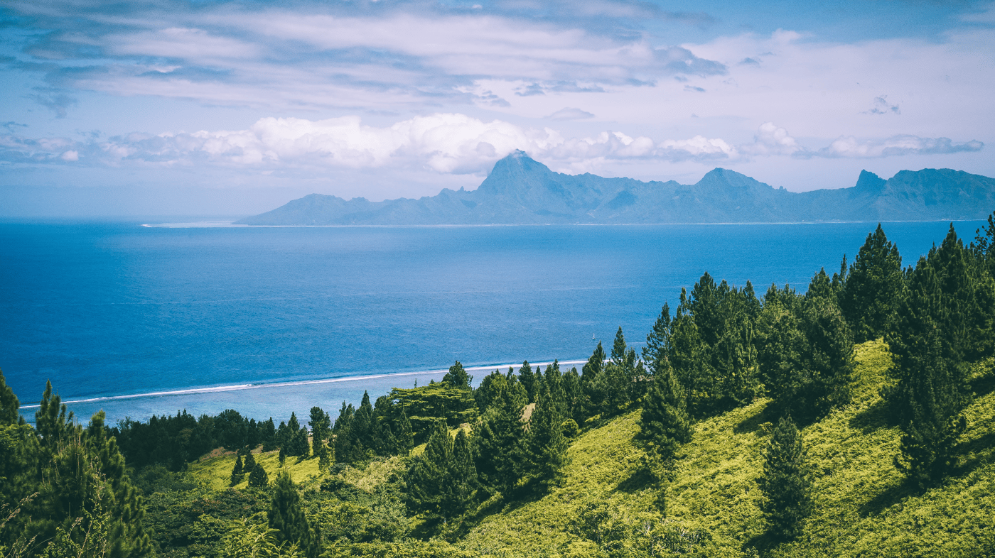 NATURAL WONDERS ABOUND IN FRENCH POLYNESIA Discover ‘joie de vivre’ in Papeete then head out to see a landscape of rugged mountains, lush rainforests, cascading waterfalls and deserted beaches. 