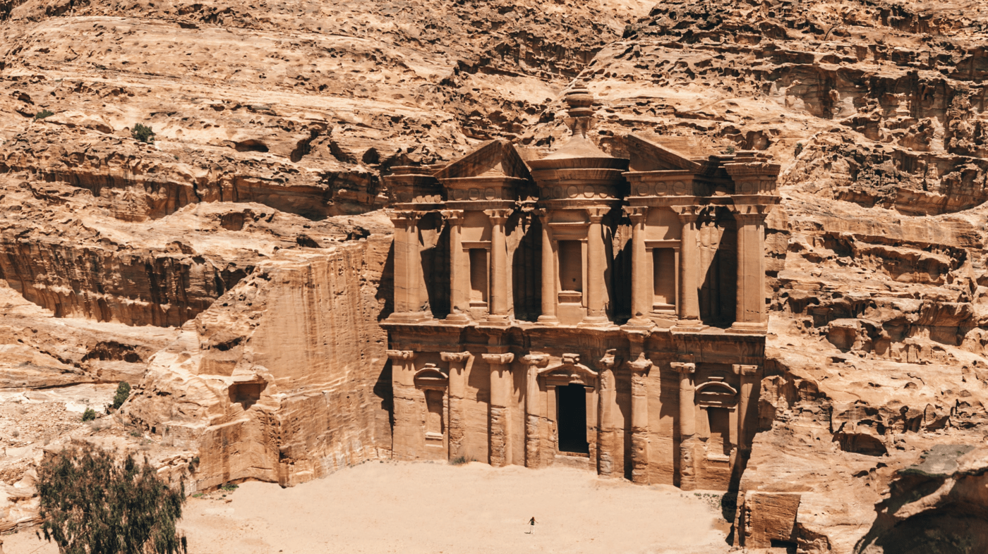 AWE-INSPIRING DISCOVERIES IN AQABA The story of the amazingly preserved Lost City of Petra is extraordinary. Believed lost for 500 years, the city is one of the most awe-inspiring sites in the world where you can see tombs of ancient rulers and a massive amphitheatre.
