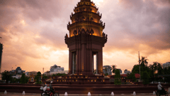 Explore Phnom Penh by night