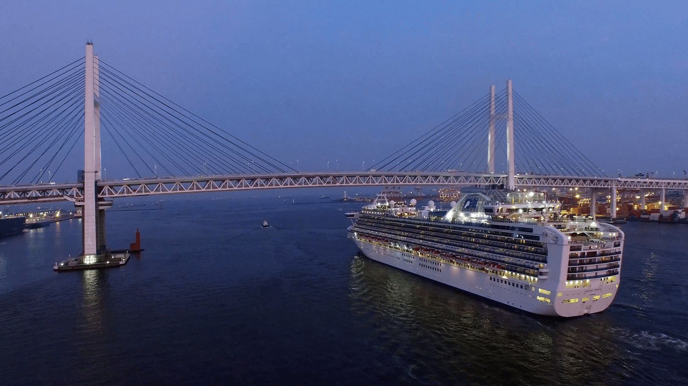 Diamond Princess setting sail from Yokohama, Japan 