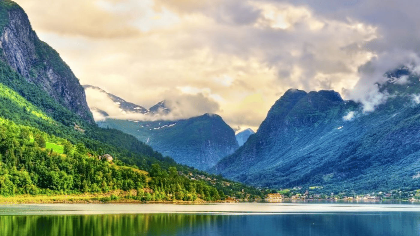 A sense of wonderment awaits as you sail Innvikfjorden, just one highlight of Norway’s beautiful network of fjords