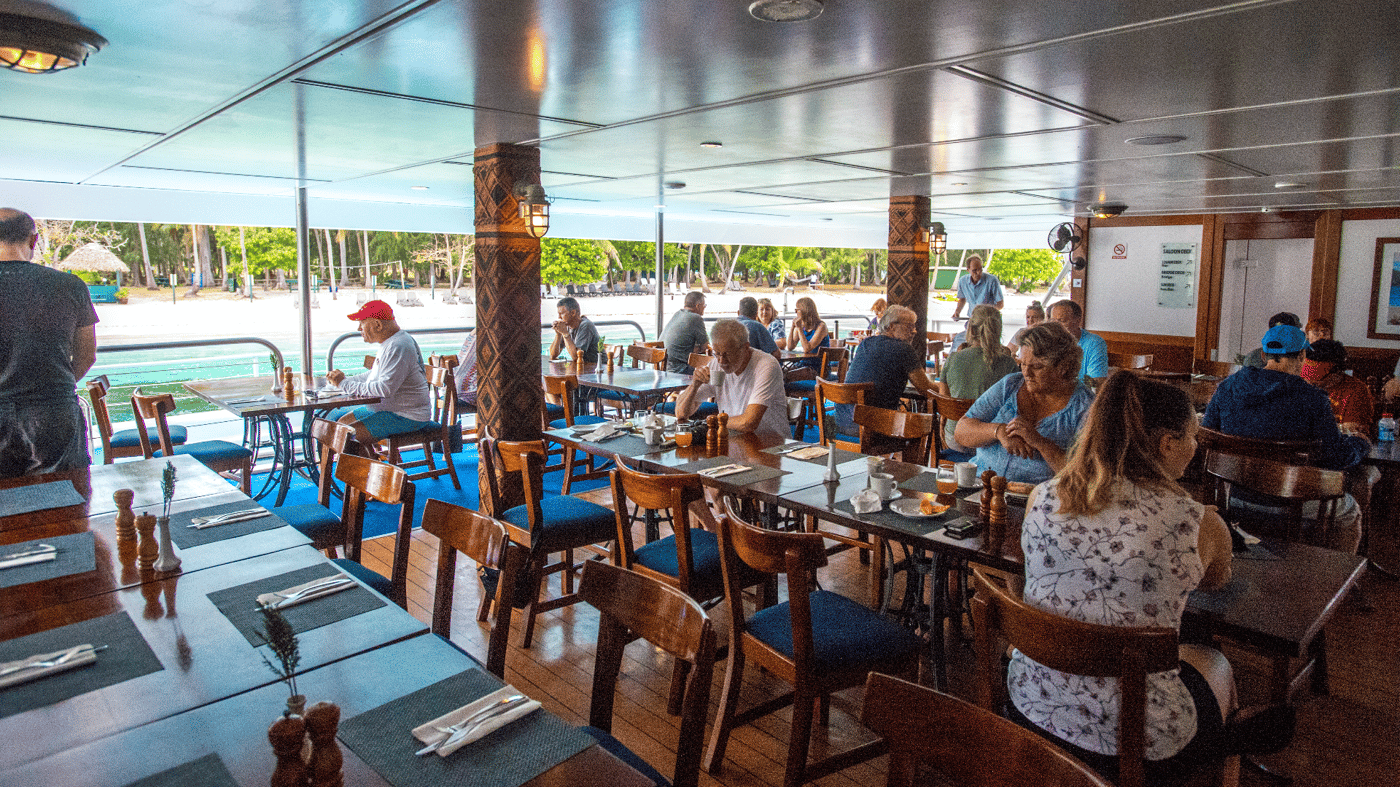 Meet new cruise-mates over lunch!