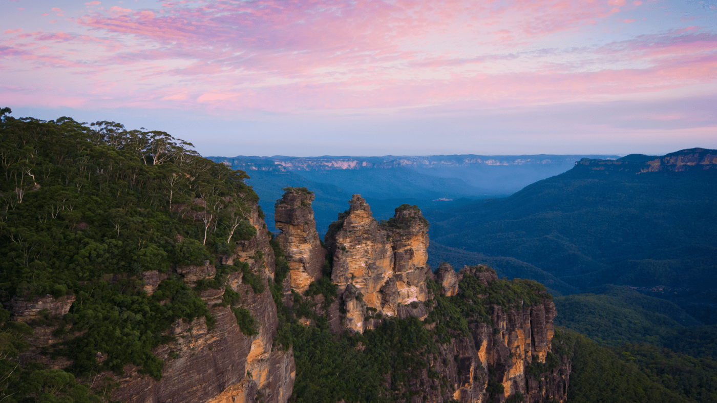 En-route to Mudgee be sure to stop off and view the Three Sisters