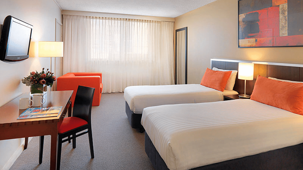 Twin room, Travelodge Perth