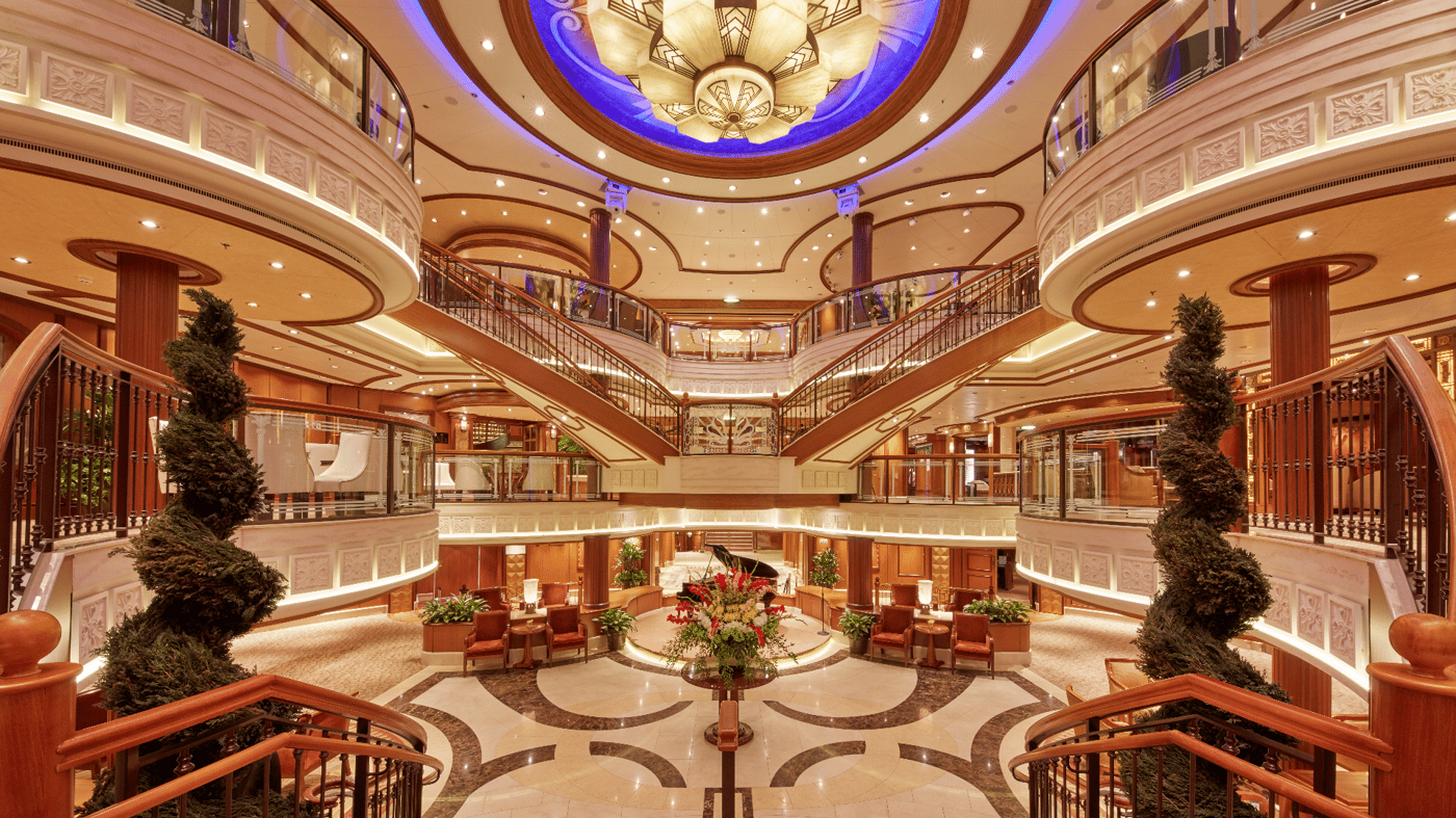 Grand Lobby on the Queen Elizabeth 