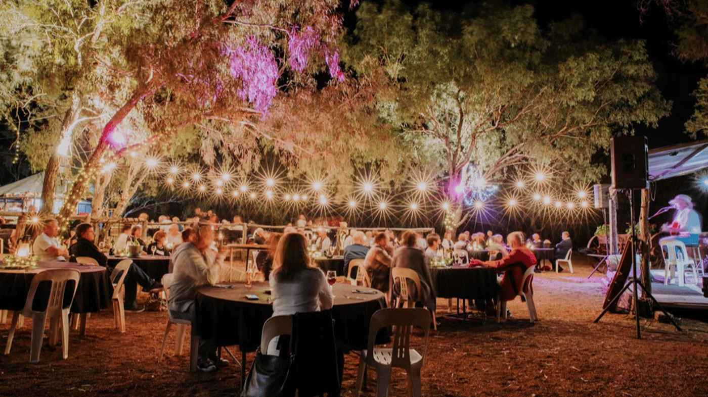 Smithy’s Outback Dinner and Show for a night of great food and live entertainment under the stars