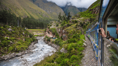 The train between Cuzco and Machu Pichu