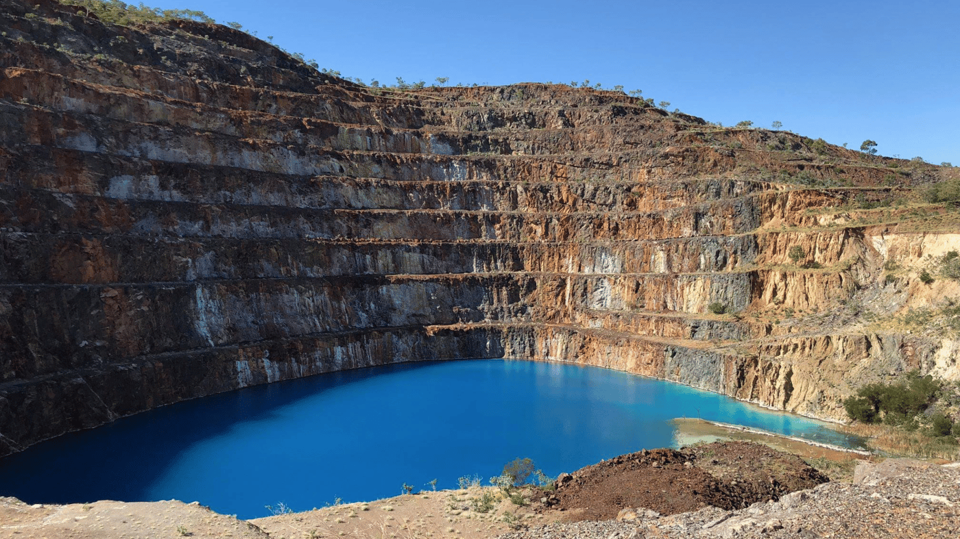 Mary Kathleen Uranium MIne  - vivid blue lake 