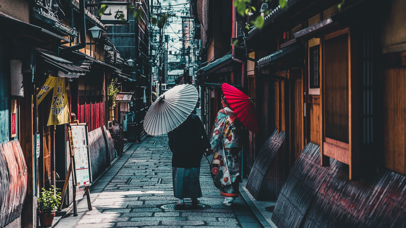 Kyoto - Eexplore Gion, Kyoto’s famous geisha district and centre of the city’s traditional arts.