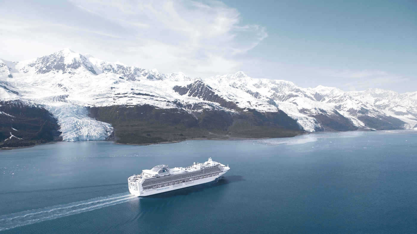  Sapphire Princess sailing through College Fjord