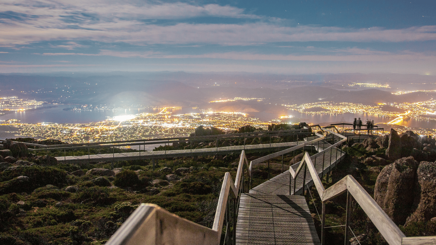 With an overnight stay in Hobart you will have plenty of time to enjoy this beautiful city