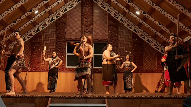 7 Day Guided Auckland to Wellington Guided touring