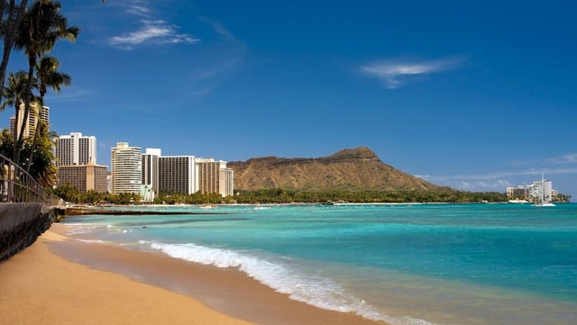 Cruise Sydney to Hawaii via New Zealand & Tahiti (Mar 2027)