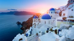  Santorini, Greece