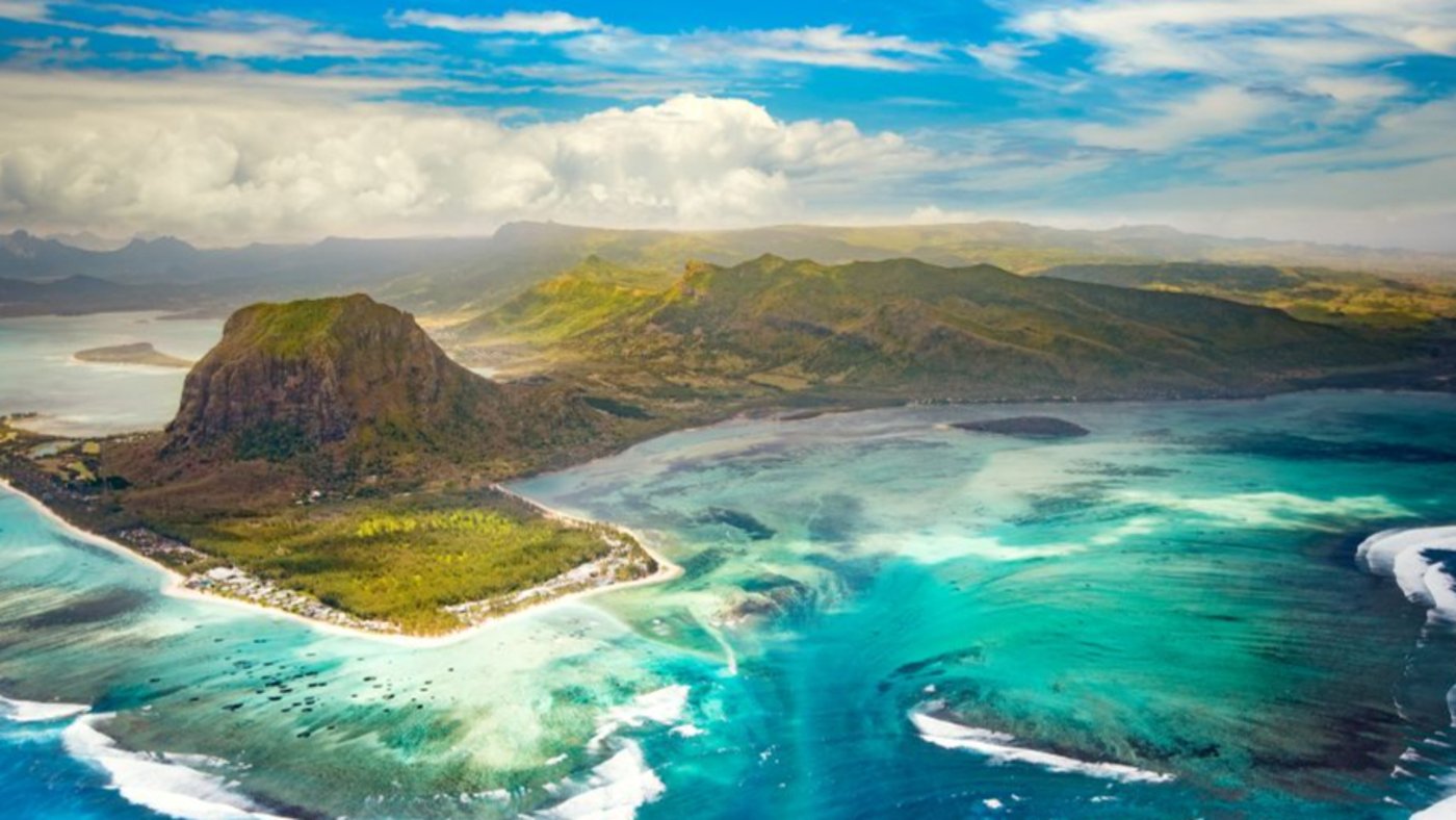 Mauritius Underwater Waterfall 