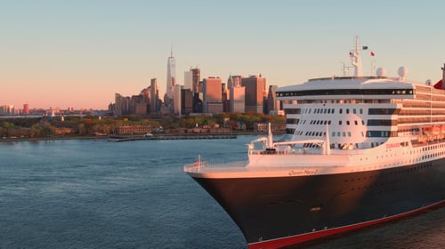 Queen Mary departing New York