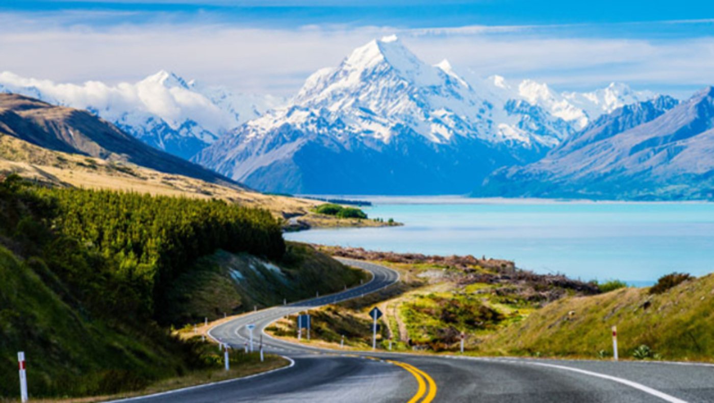 Road to Mount Cook, New Zealand 